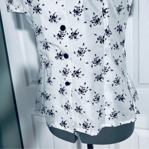 Hand Sewn Button Floral Top - Picture 5 of 8